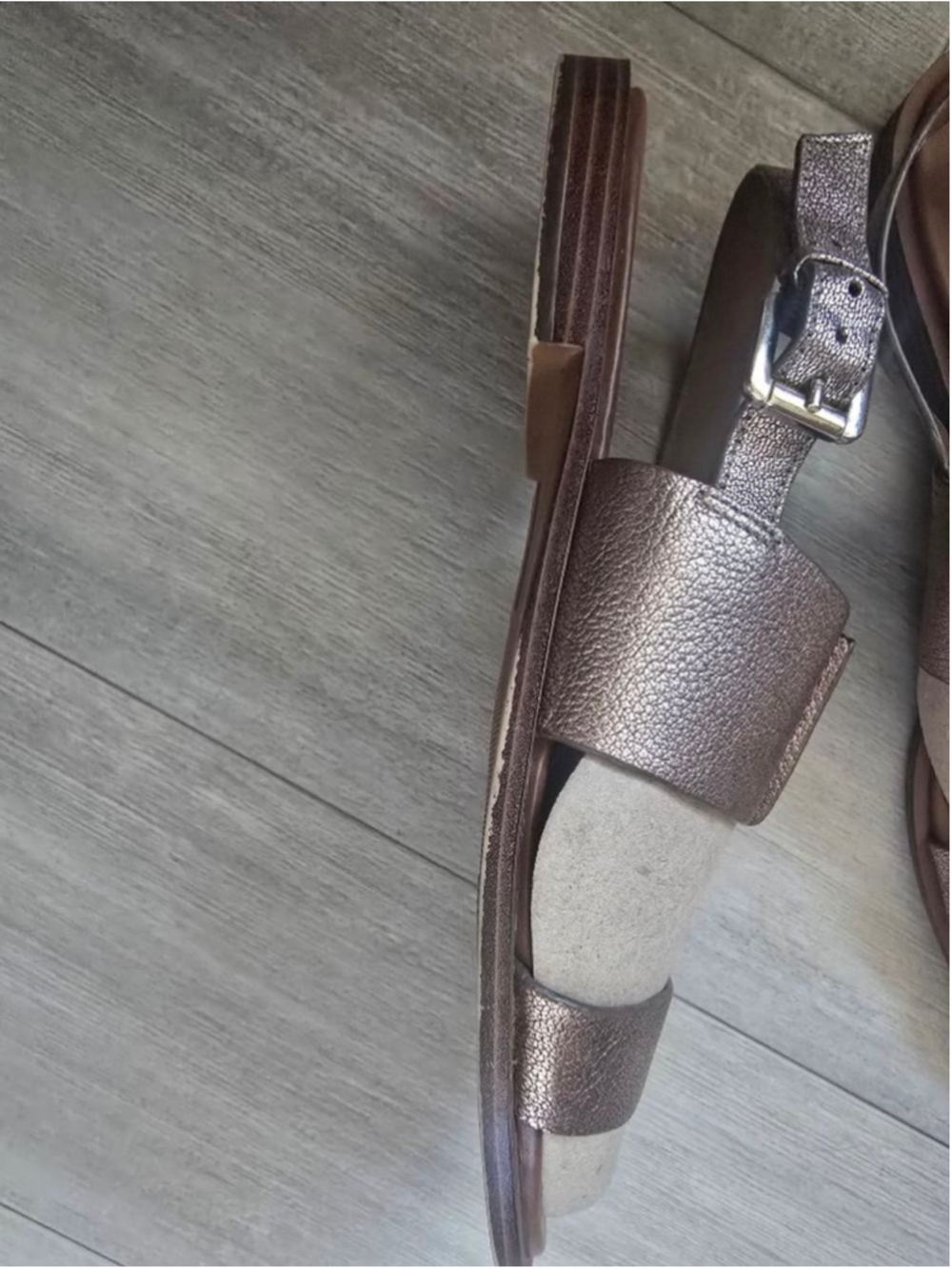 Women's Naturalizer Bronze Metallic Sandals Size 9 - Picture 5 of 7